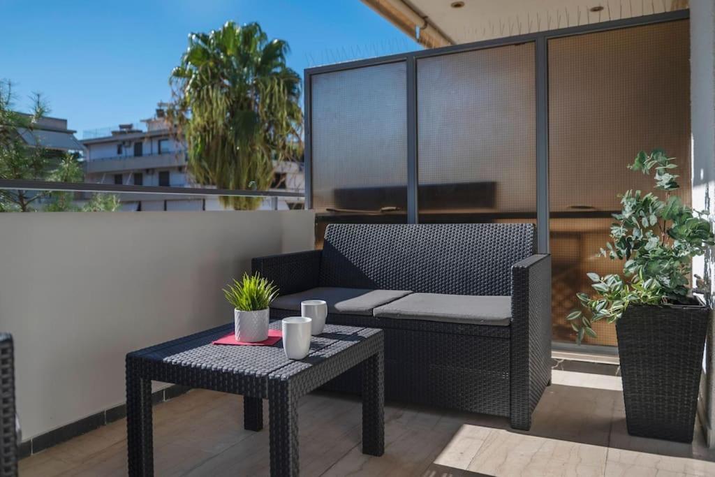 Beautiful Apt In Glyfada Center, Papandreou Street Atina Dış mekan fotoğraf
